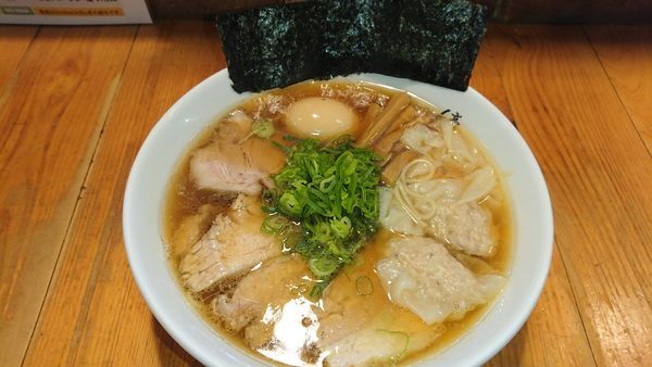 「醤油特ラーメン(1100円)」@ShiNaChiKu亭の写真
