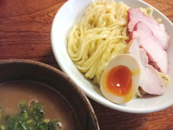 「【体育の日限定】鶏と魚介(鮭)のつけ麺 ￥830」@ラーメン ひかりの写真