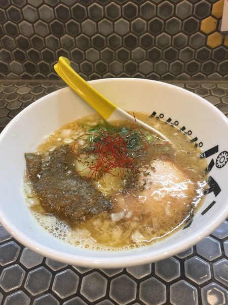 「海老塩ラーメン」@パイナップルラーメン屋さん パパパパパインの写真