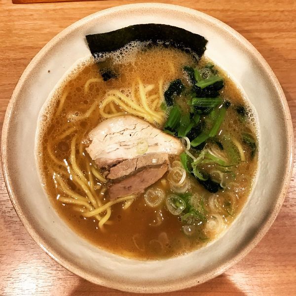 「豚骨醤油ラーメン」@豚蔵 せせらぎ通り店の写真