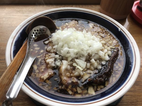 「焼豚らあぁめん 刻みタマネギ」@炭火らあぁめんいちの写真