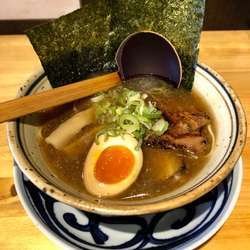 魚介醤油らーめん (700円)