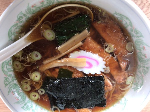 「排骨らーめん700円(ｸｰﾎﾟﾝで600円)」@食処 すぎの家の写真