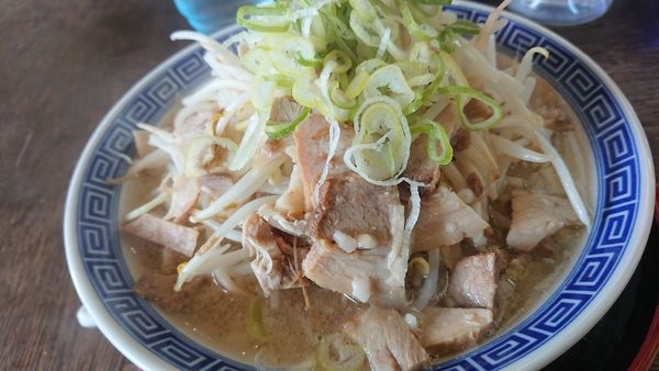 「チャーシューまみれ 塩」@伏竜 北本店の写真