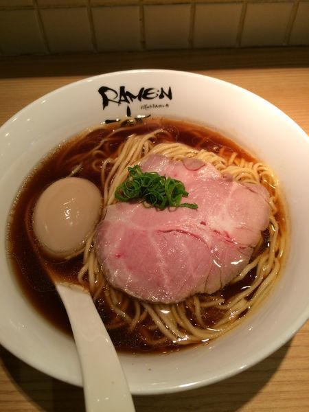 「醤油そば(味玉入り)950円」@Ramen にじゅうぶんのいちの写真