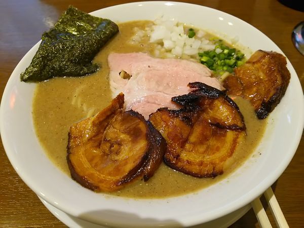 「特濃煮干しそば　＋変えそば（サービス券）」@麺garage 肉ヲ見ルの写真