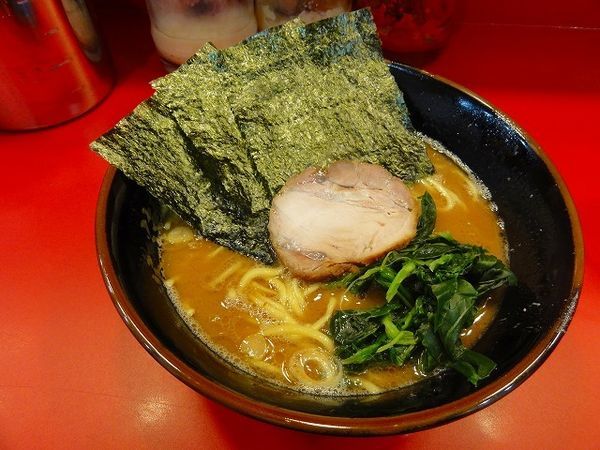 「ラーメン700円　麺硬め　無料ライス」@らーめん 谷瀬家 新橋店の写真