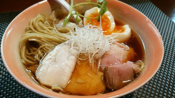 「アグー叉焼の醤油ワンタン味玉」@BumBunBlauCafe with BeeHiveの写真