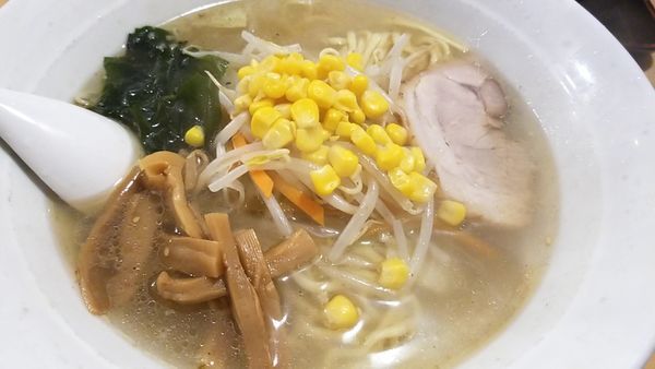 「塩ラーメン」@らーめん ともや 高崎店の写真