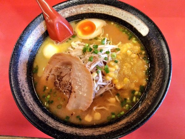 「みそモロコシバターラーメン」@八茶坊の写真