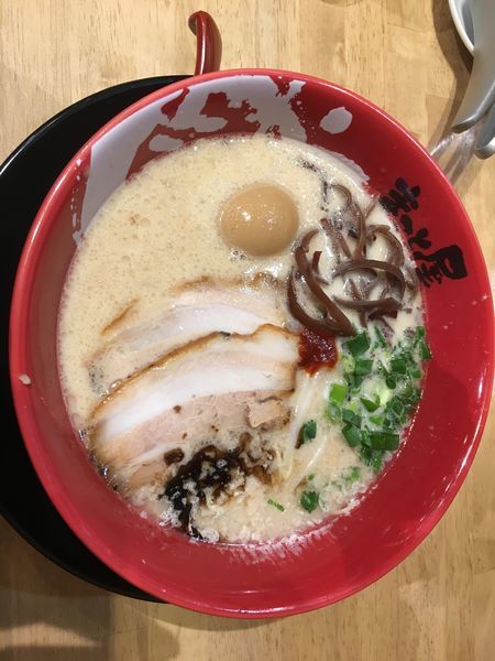 「とろ～り半熟煮玉子牛じゃんラーメン」@ラーメン まこと屋 厚木山際店の写真