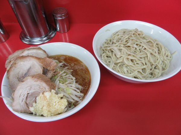 「小つけ麺豚入り　ゴマ油（１０００円）」@ラーメン二郎 茨城守谷店の写真