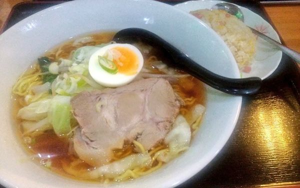 「醤油ラーメン＋半チャーハン」@中華料理 海月の写真