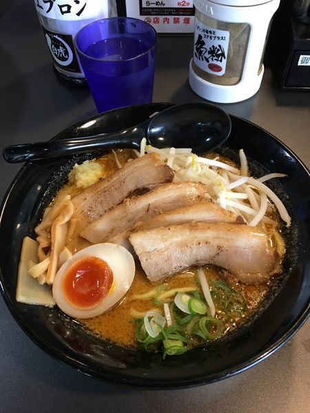 「濃厚味噌らーめん 800円 + チャーシュー 200円」@つけ麺 白虎の写真