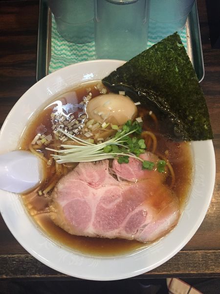 「醤油（太麺）」@稲荷屋の写真
