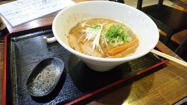「鶏白湯ラーメン」@麺ヒーローの写真