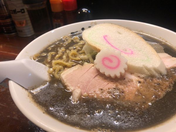 「煮干そば「極」780円 ﾁｬｰｼｭｰらいす 170円」@一球の写真