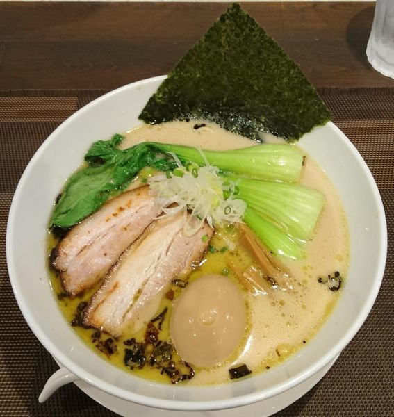 「醤油白湯麺＋味玉」@麺屋 奥右衛門の写真
