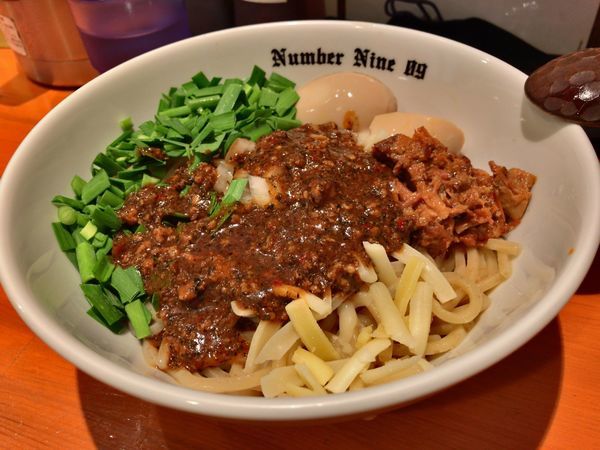 「油そばBLACK＋ネギマシ＋ニンニク」@麺Dining Number Nine 09の写真