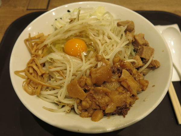 「スタミナまぜそば：850円」@つけめん あの小宮の写真