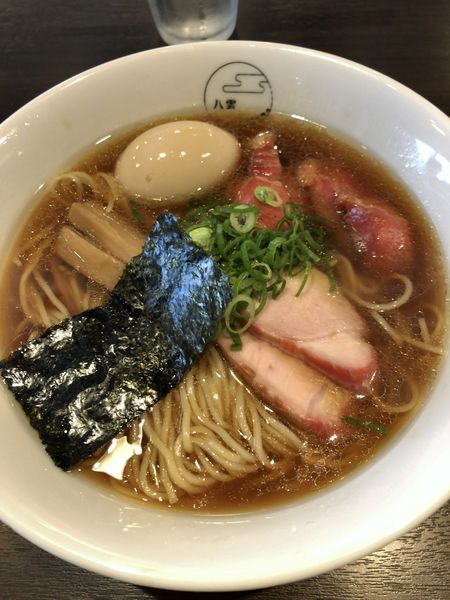 「味玉そば（黒だし）¥900＋切り落としチャーシュー¥150」@八雲の写真