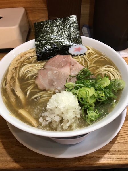 「煮干しラーメン（醤油）特盛り」@まぐちゃんラーメンの写真