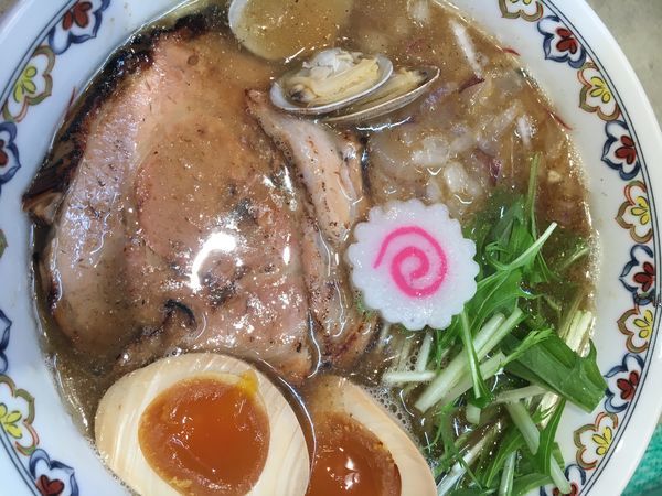 「アジニボシソバ（熟玉）¥900＋ダイブ飯¥60」@下品なぐらいダシのうまいラーメン屋 都島店の写真