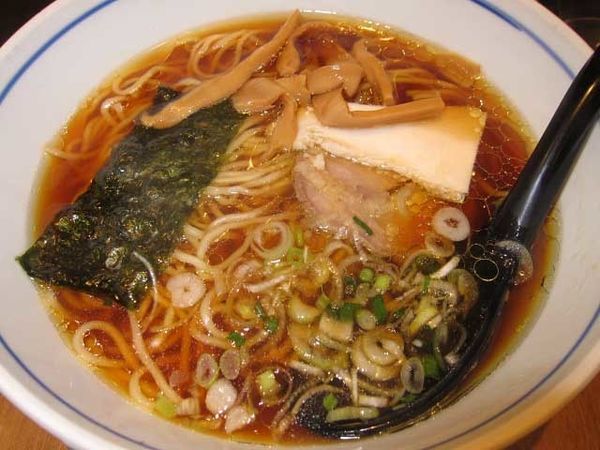 「純鶏らーめん醤油　580円」@麺処直久 新橋店の写真