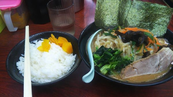 「野菜盛らーめん（固め・濃め）+ライス（中）」@横浜ラーメン武蔵家 菊名店の写真