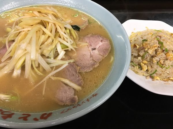 「大盛ネギチャーシュー麺炒飯セット」@ラーメンショップ かとちゃん 馬絹店の写真