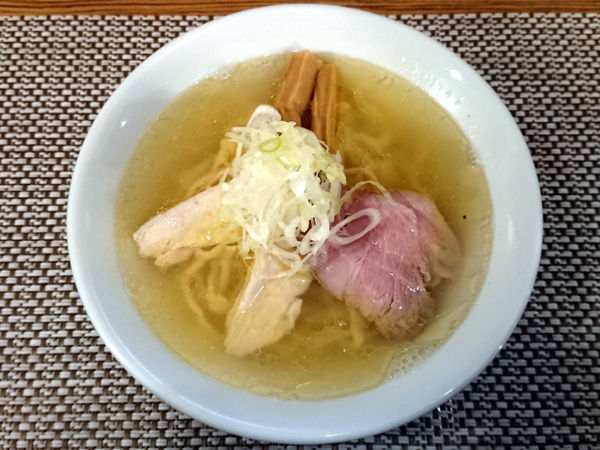 「限定 鶏と豚と貝の塩らーめん」@つけ麺 和の写真