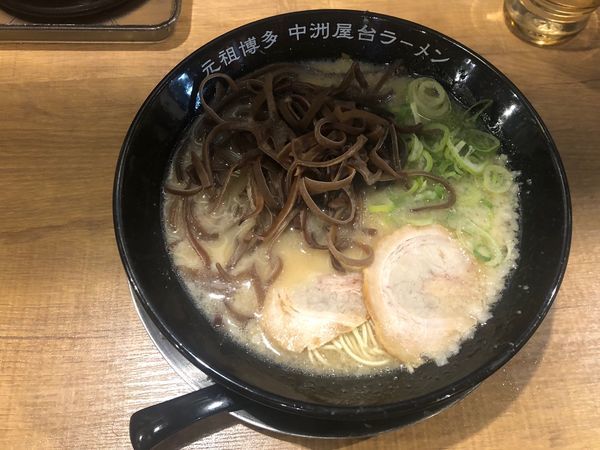 「とんこつラーメン」@元祖博多 中州屋台ラーメン 一竜 池袋東口駅前店の写真