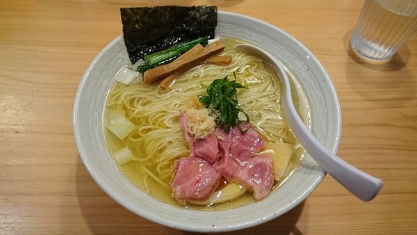 「らぁ麺(塩)780円・中盛り50円・豚ユッケ風ご飯350円」@麺屋 さくら井の写真
