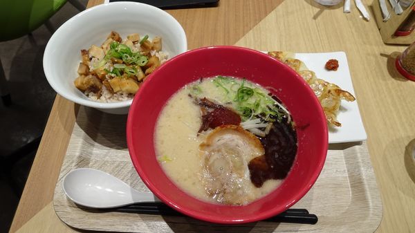 「メイン（赤丸ハーフ）＋デリ2品セット（1,188円）」@1/2PPUDO ルミネ立川店の写真