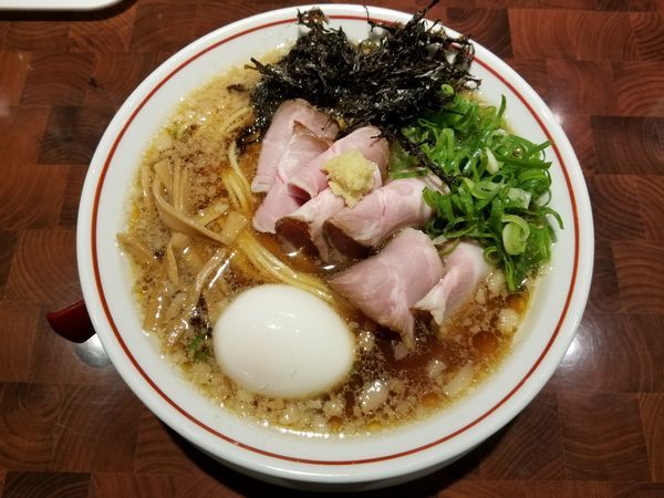 「背脂生姜醤油 全のせラーメン」@生姜醤油専門 我武者羅 代々木店の写真