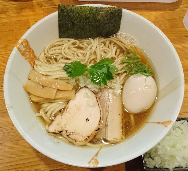 「煮干しそば＋味玉＋玉ねぎ」@麺屋 ひな多の写真