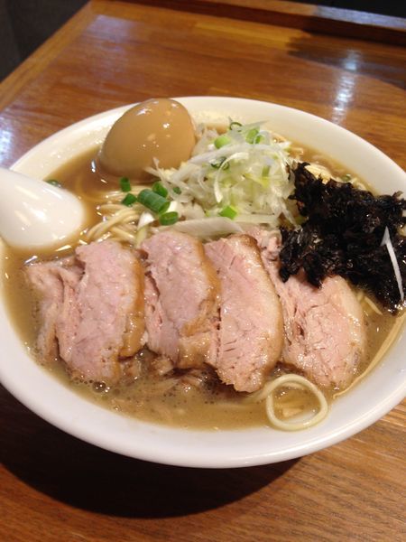 「煮干しそば(大盛無料) 肉増し150円 味玉100円」@中村屋総本山の写真