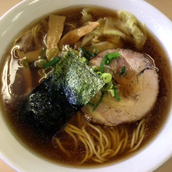 「醤油ワンタンメン　950円」@支那そば 心麺の写真