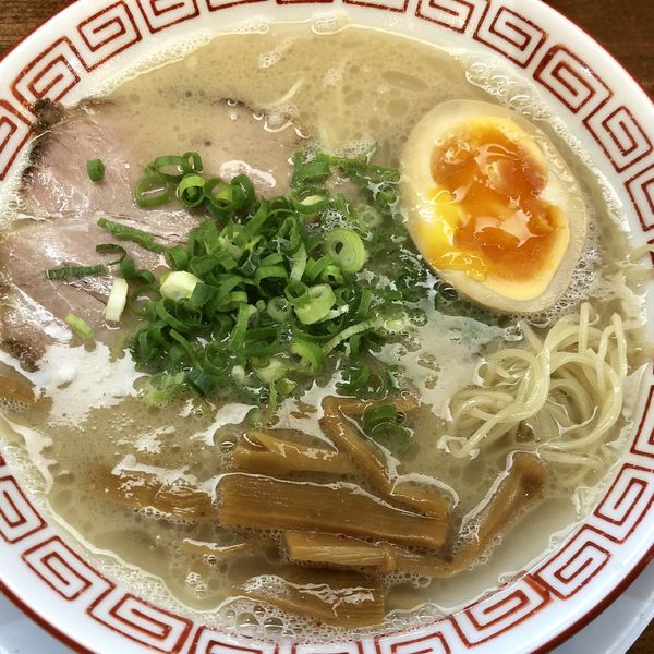 「だるま（ハリガネ）＋替玉（ラーパスサービス）」@だるま大使 本店の写真