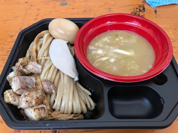 「【特級鶏蕎麦 龍介】W龍介そば850円、全部乗せ400円」@大つけ麺博  10周年特別企画 ラーメン日本一決定戦！！の写真