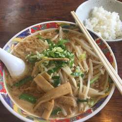 こってり味噌そば　750円