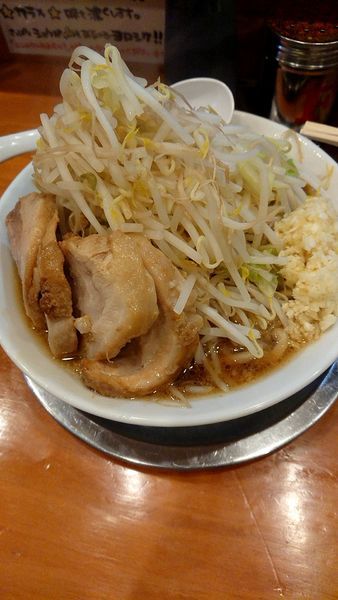 「ラーメン小豚」@麺屋穴場の写真