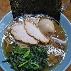 ラーメン 700円＋味玉 100円