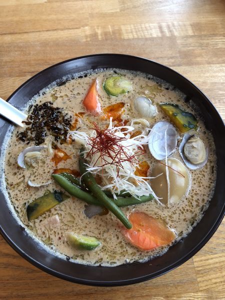 「野菜と有機豆乳の味噌ラーメン」@湖麺屋 Reel Cafeの写真