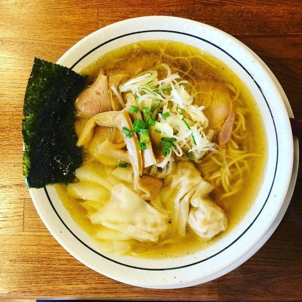 「煮干しそば（塩）ワンタンのせ」@中華蕎麦 日暈の写真