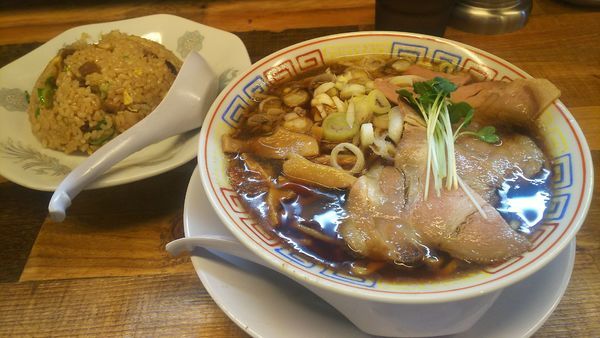 「さば醤油そば+半やきめし  1,000円」@サバ6製麺所 成城学園前店の写真