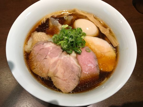 「特製 醤油」@らぁ麺 すぎ本の写真