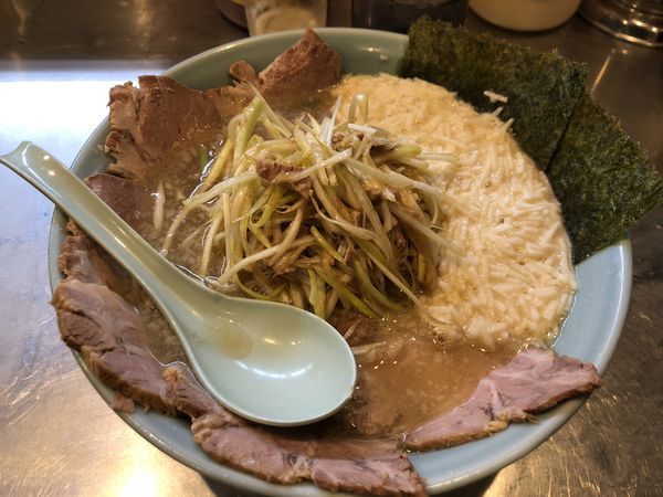 「ネギトロチャーシューメン（中）」@ラーメンショップ 新守谷店の写真