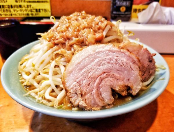 「中ラーメン極太麺へ変更」@立川マシマシ ロイヤルスープの写真