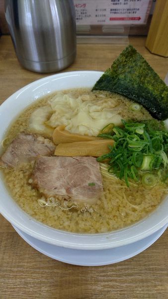 「ワンタン麺」@背脂醤油ラーメン まる星 開成店の写真